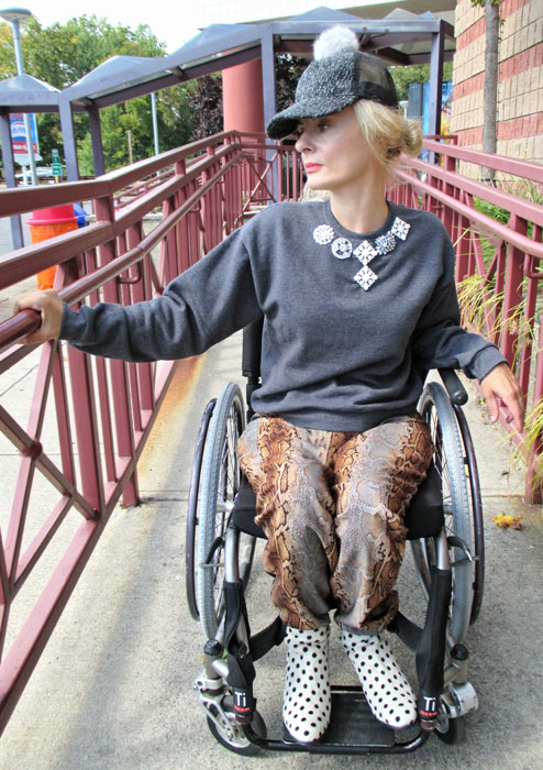 Wheelchair-girl-runway-ramp-fashion