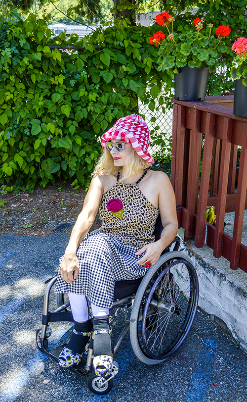 Gingham dress and hat wheelchair streetstyle fashion